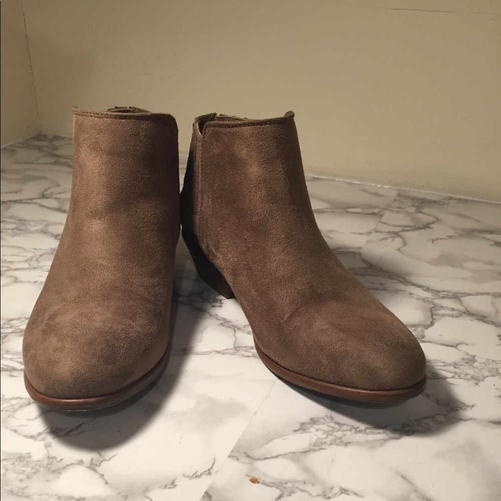 Wild diva ankle boot: Grey, Suede, size 8.5